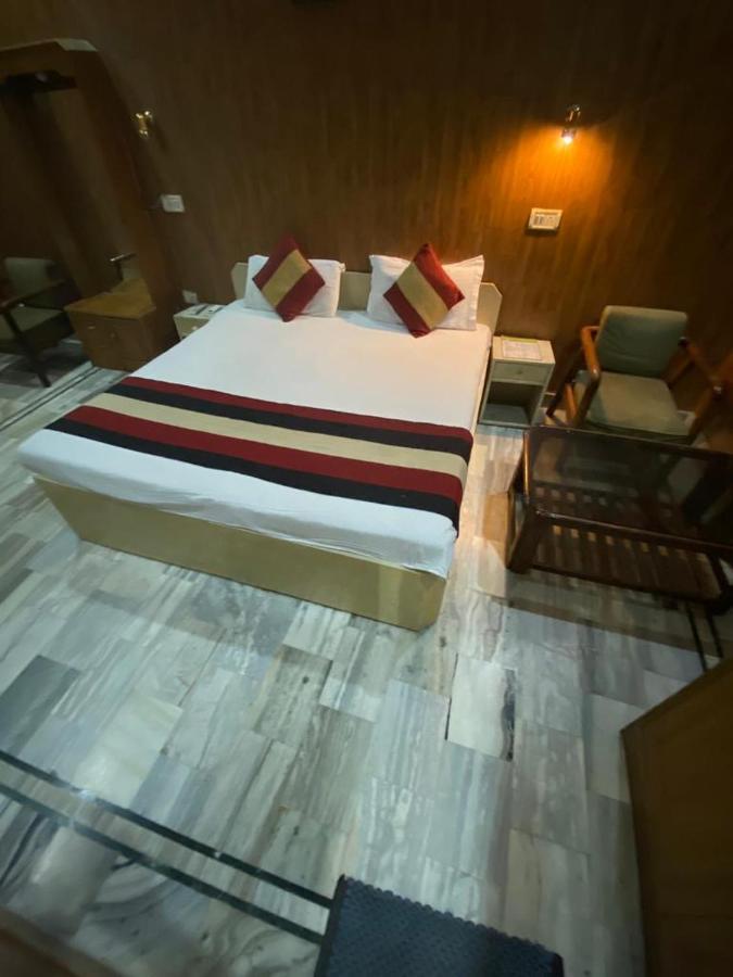 Lavi Hotel Hari Darshan - 10 Meter From Golden Temple Амрітсар Екстер'єр фото
